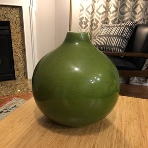 CRATE&BARREL Green Mid-Century Modern Style Vase.